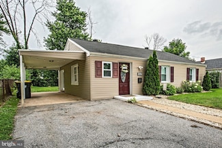 423 Howell Dr, New Castle, DE 19720