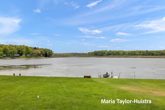 16040 Robrick Ave, Grand Haven, MI 49417