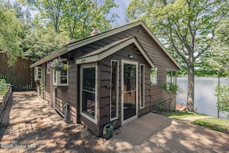 241 Kunkel Rd, Mayfield, NY 12117