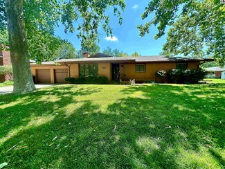 2602 Heather Pkwy, Hutchinson, KS 67502