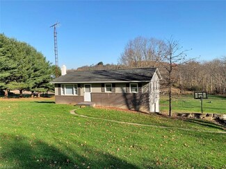 11 Penny Rd SW, Carrollton, OH 44615