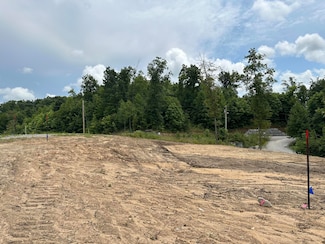 19 Stella Ln, East Bernstadt, KY 40729
