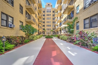 130 4th Ave N Unit 502, Saint Petersburg, FL 33701