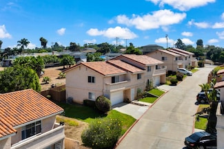 1414 Janis Lynn Ln, Vista, CA 92083