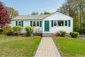 4 Grace Rd, Woburn, MA 01801