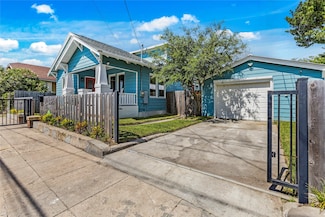 2412 39th St, Galveston, TX 77550