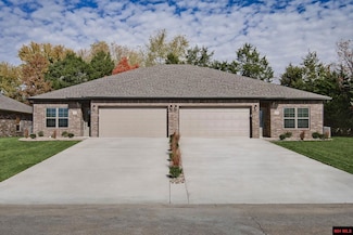 1019 Nottington St, Mountain Home, AR 72653