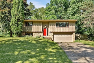 7315 Cleve Ave, Inver Grove Heights, MN 55076