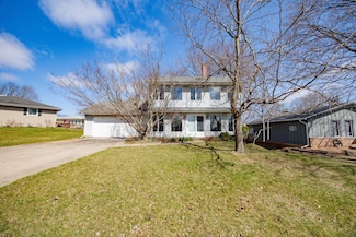 2918 Mackintosh Dr, Janesville, WI 53548