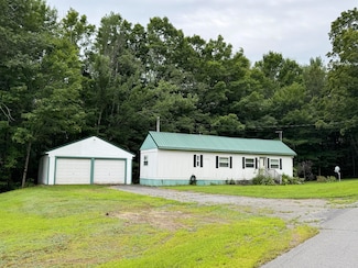 11 Howard Siding Ln, Abbot, ME 04406