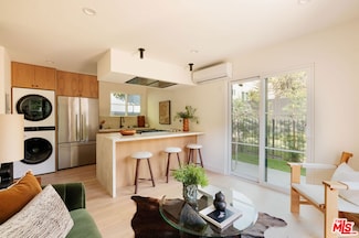 1016 Manzanita St, Los Angeles, CA 90029