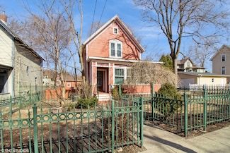 432 Division St, Elgin, IL 60120