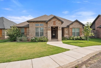 1303 Chaucer Ln, Wolfforth, TX 79382