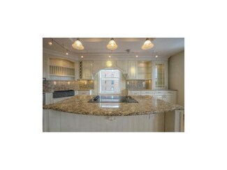 229 Ward Pkwy Unit 801A, Kansas City, MO 64112