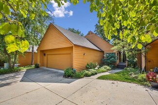 319 Glenthistle Ct, Madison, WI 53705