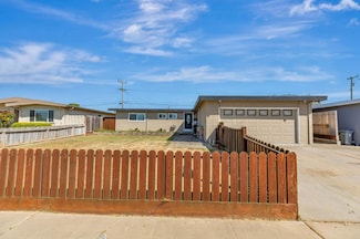 317 Navajo Dr, Salinas, CA 93906