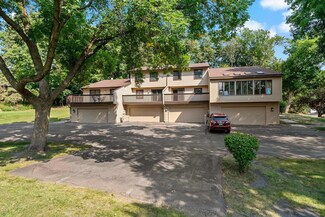 421 W Eagle Lake Dr, Maple Grove, MN 55369