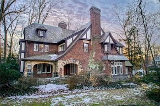 2824 Drummond Rd, Cleveland, OH 44120