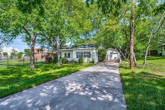 221 Pine Dr, Southlake, TX 76092