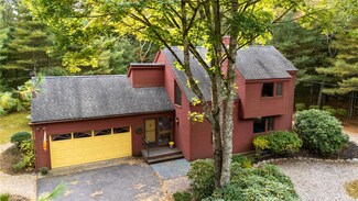 107 Shannock Rd, Wakefield, RI 02879