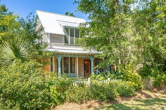 246 Dr Frederick S Humphries St, Apalachicola, FL 32320