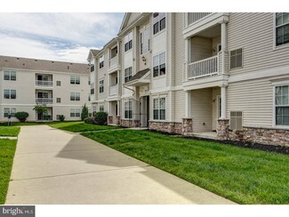 102 Lionheart Ln Unit BLD D, West Deptford, NJ 08086