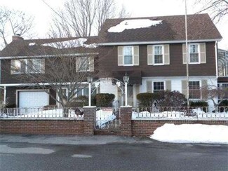 40 Delmont Ave, Lowell, MA 01852