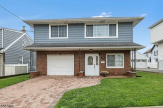 830 Pennsylvania Ave, Lyndhurst, NJ 07071