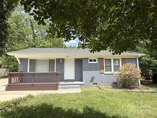 9536 Trinity Rd, Charlotte, NC 28216