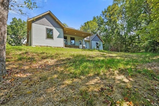 123 Ridgeway Dr, Nashville, IN 47448