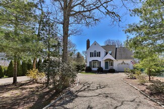 275 Lower County Rd, Harwich Port, MA 02646