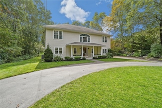151 Old Jenckes Hill Rd, Lincoln, RI 02865