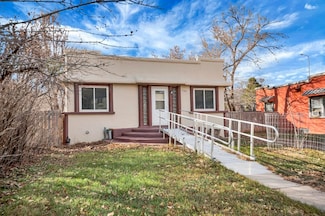 1106 S 6th St, Hot Springs, SD 57747