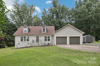 798 Pinehaven Cir, Clover, SC 29710