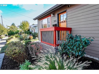 854 N Baldwin St, Portland, OR 97217