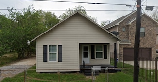 2125 Nora St, Beaumont, TX 77705