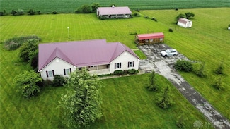 612 Darbyshire Rd, Sabina, OH 45169