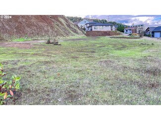 1972 Warewood Terrace Ct, Roseburg, OR 97471