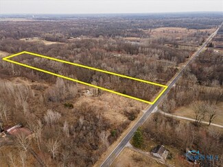 10296 Dorr St, Holland, OH 43528