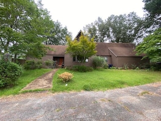 2210 Walnut St, Corinth, MS 38834