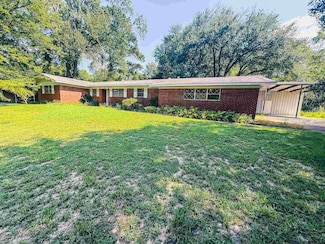 200 Highland Dr, Pittsburg, TX 75686