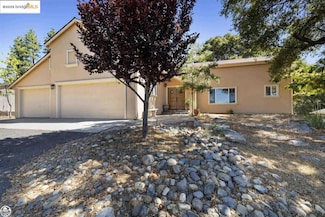 21916 Phoenix Lake Rd, Sonora, CA 95370