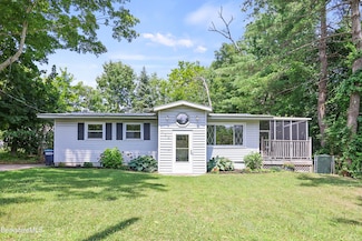 100 Cummings Ave, Pittsfield, MA 01201