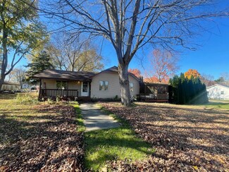 619 N Agnew St, Winamac, IN 46996