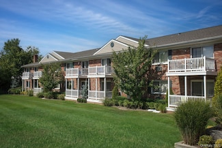 20 W Shore Rd Unit A, Oakdale, NY 11769