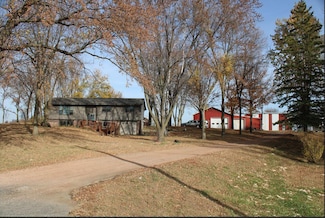 2908 Hennepin Ave N, Glencoe, MN 55336