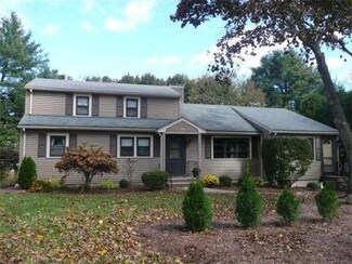 13 Anna Rd, Woburn, MA 01801