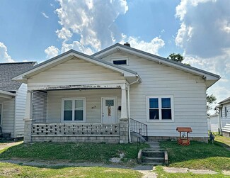 319 SE 7th St, Washington, IN 47501
