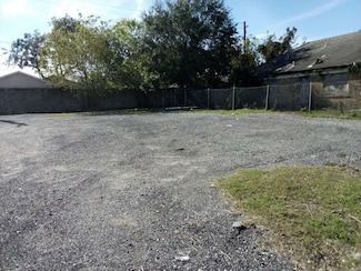 2910 Blodgett St, Houston, TX 77004