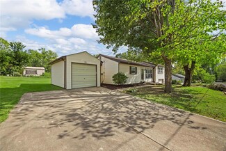 34 Plackemeier Dr, O Fallon, MO 63366